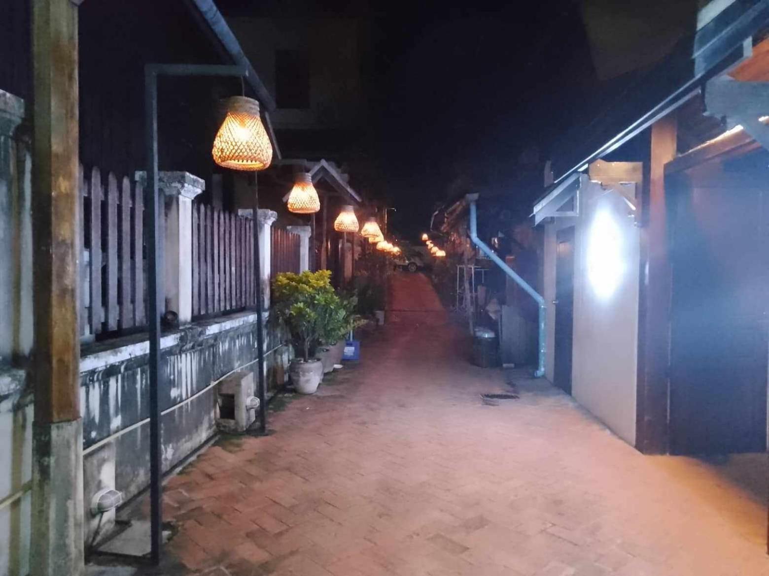 City Backpackers Center Luang Prabang Buitenkant foto