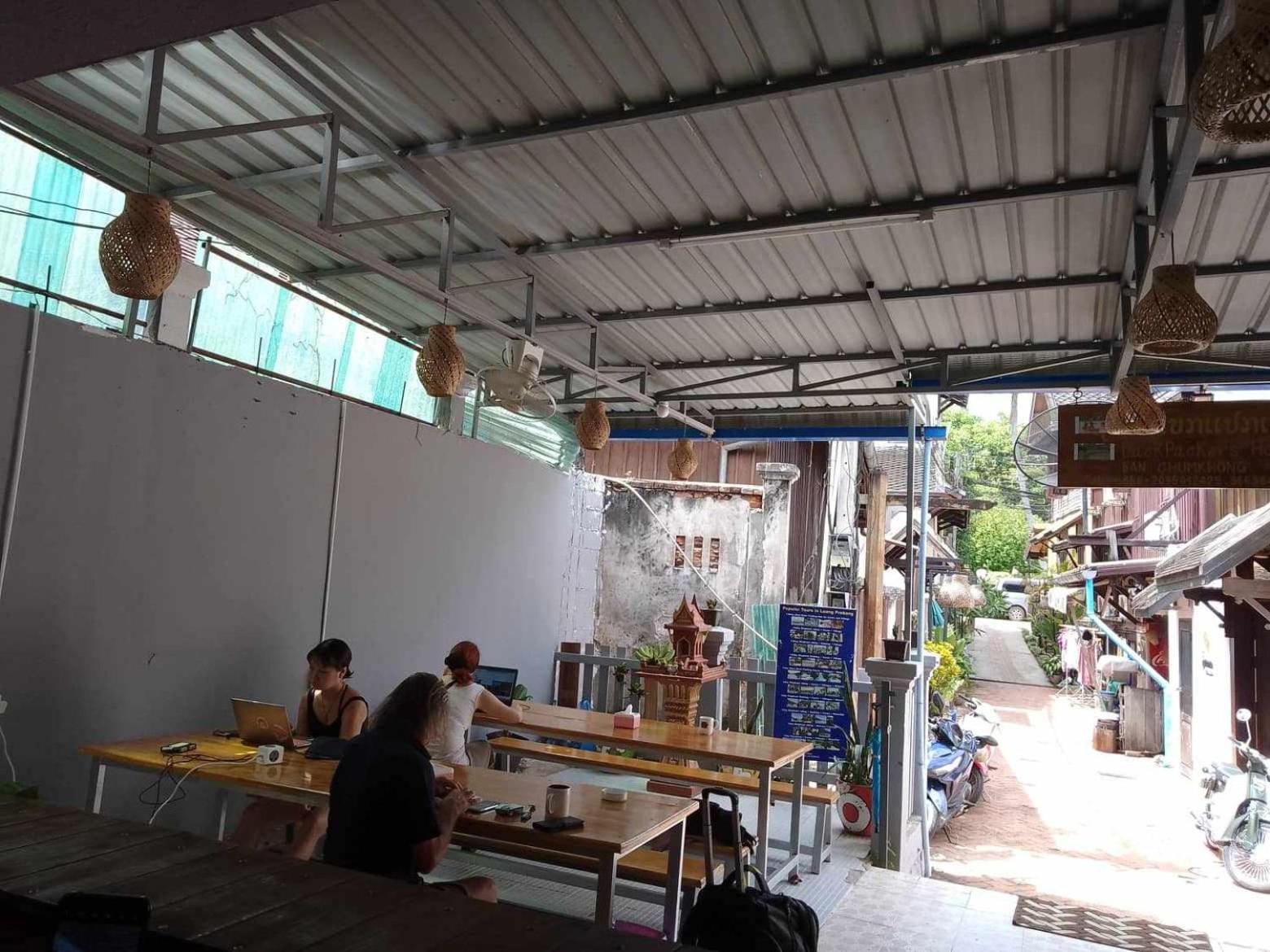 City Backpackers Center Luang Prabang Buitenkant foto