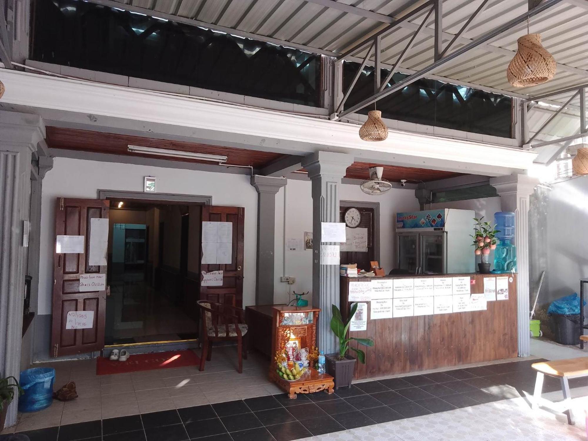 City Backpackers Center Luang Prabang Buitenkant foto